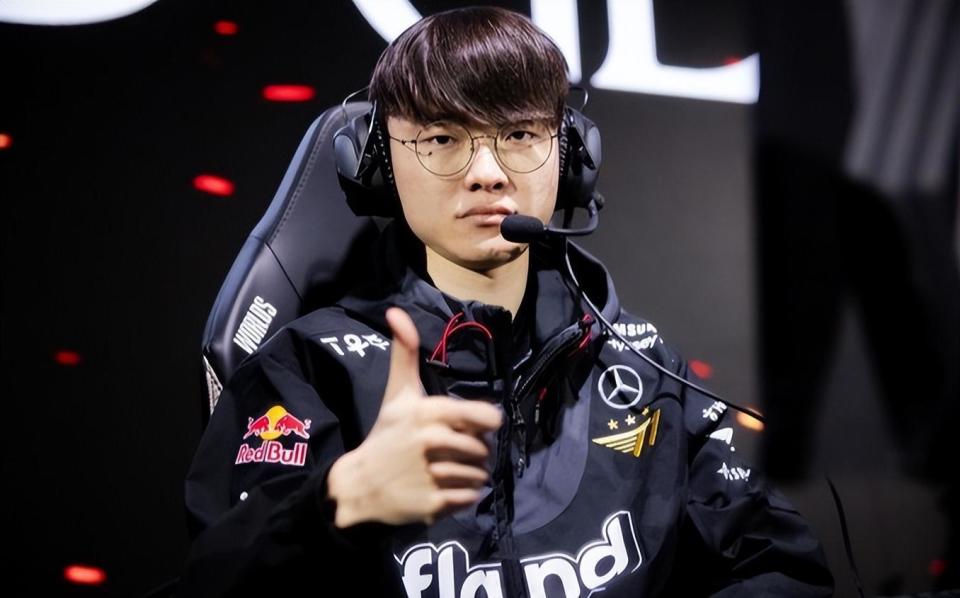 Invictus Gaming 以一场胜利晋级！ Invictus Gaming vs FunPlus Phoenix 首发阵容： TheShy vs sheer