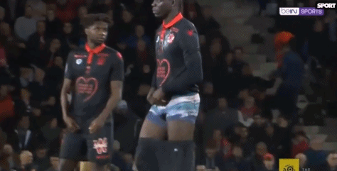 西甲：皇马主场4-2战胜皇家贝蒂斯（西甲战报：皇马主场4-2力克皇家贝蒂斯）