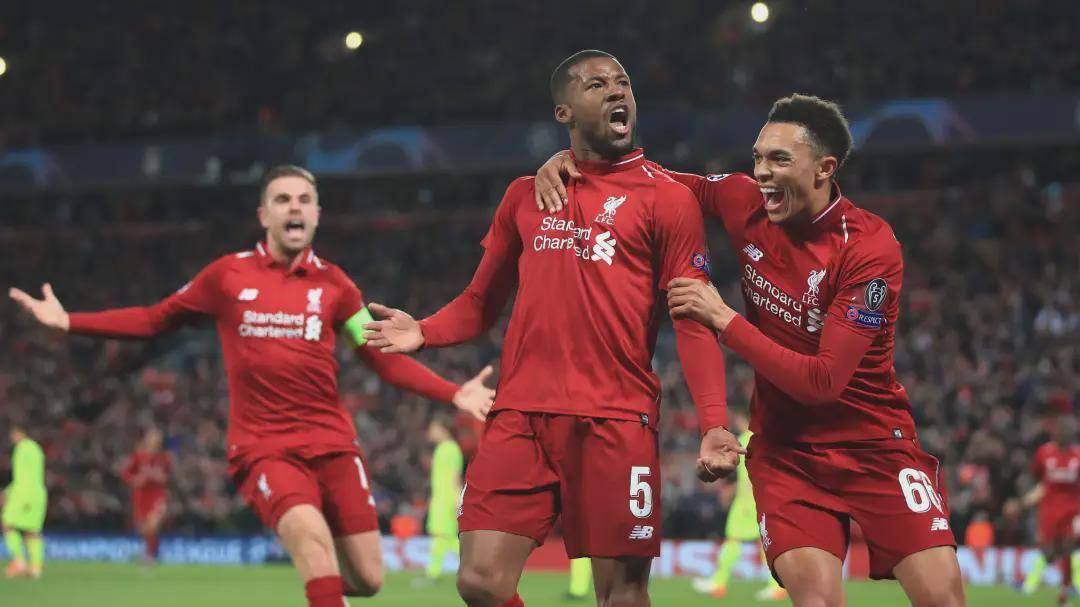 回忆杀！维埃里社媒晒照，大罗、巴乔、狼王等巨星聚餐